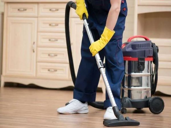 Máy hút bụi công nghiệp với công suất cực lớn, dung tích thùng chứa khổng lồ và độ bền vượt trội